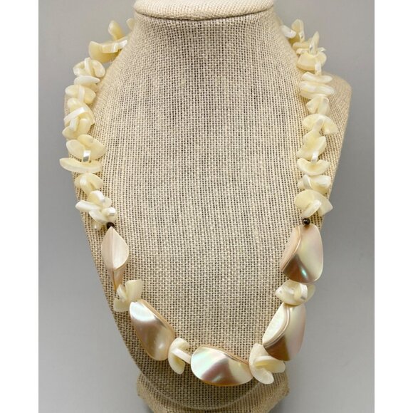 Vintage Faux  Mother of Pearl Beaded Necklace Chunky Surf Beach Island Luau - Picture 6 of 6